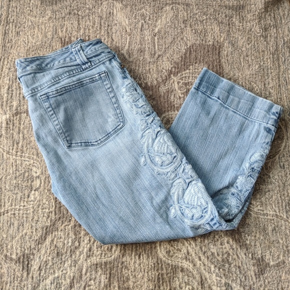 White House Black Market Denim - White House Black Market embroidered crops size 6
